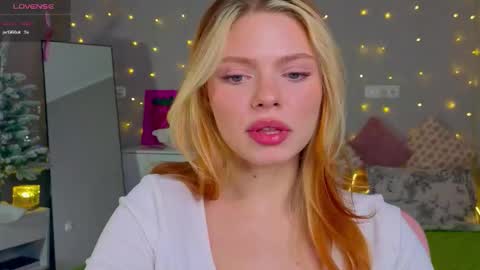 red__candy online show from December 16, 12:10 pm