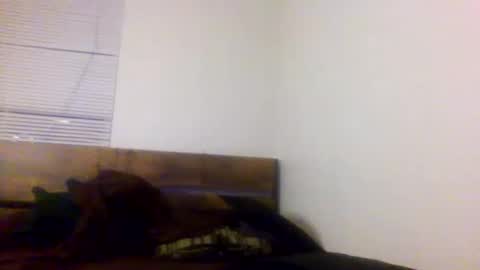 Snapshot of red_eyed_roze chatting on February 6, 4:10 am red_eyed_roze online show from February 6, 4:10 am