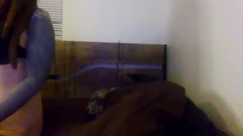 Snapshot of red_eyed_roze chatting on February 6, 7:13 am red_eyed_roze online show from February 6, 7:13 am