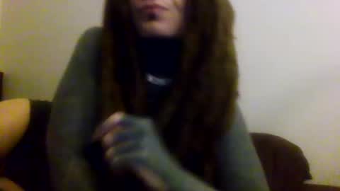 Snapshot of red_eyed_roze chatting on February 15, 8:00 am red_eyed_roze online show from February 15, 8:00 am