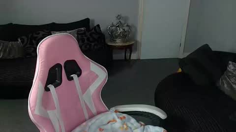 Snapshot of red_firesquirt chatting on March 26, 5:29 pm Red - online show from March 26, 5:29 pm