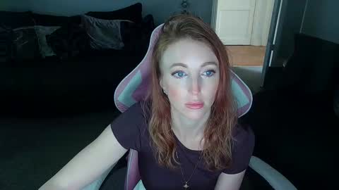 Snapshot of red_firesquirt chatting on May 3, 5:19 pm Red - online show from May 3, 5:19 pm