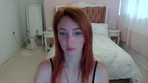 Snapshot of red_firesquirt chatting on July 3, 11:16 am Red - online show from July 3, 11:16 am