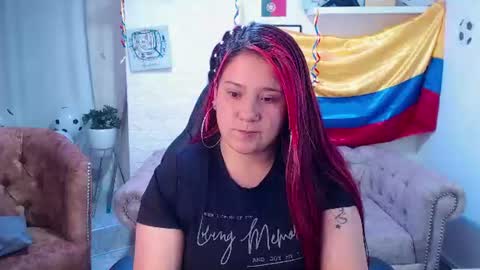 Snapshot of red_liia_tk chatting on June 22, 12:13 pm Red Liia online show from June 22, 12:13 pm
