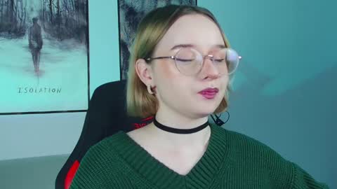 Snapshot of red_queeen chatting on January 21, 8:11 pm QUEEN OF EVIL online show from January 21, 8:11 pm