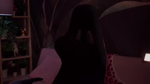 Snapshot of red_queeen chatting on September 21, 2:13 am QUEEN OF EVIL online show from September 21, 2:13 am