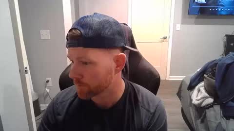 Snapshot of redbeardready4u chatting on March 18, 12:47 am Redbeardready4u online show from March 18, 12:47 am