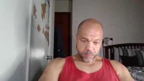 Snapshot of redbone441 chatting on April 22, 3:42 am Redbone online show from April 22, 3:42 am