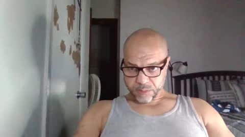 Snapshot of redbone441 chatting on April 24, 1:41 am Redbone online show from April 24, 1:41 am
