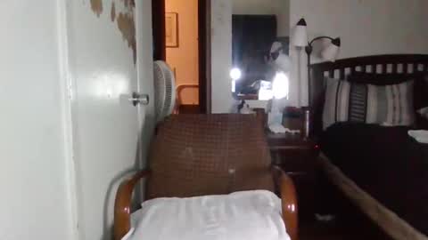 Snapshot of redbone441 chatting on May 1, 2:16 am Redbone online show from May 1, 2:16 am