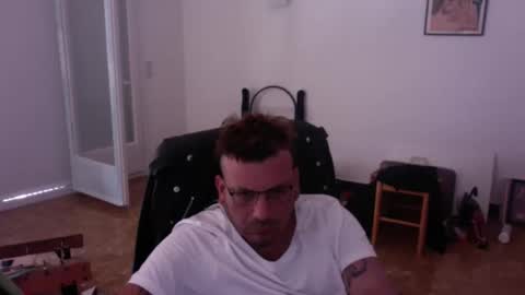 redbonezzzz online show from April 26, 3:21 pm