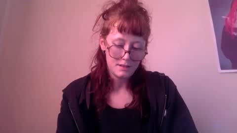 Snapshot of redcassie666 chatting on April 8, 3:01 pm redcassie666 online show from April 8, 3:01 pm