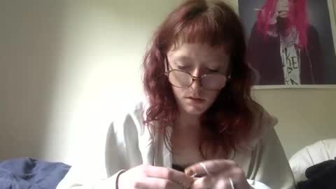 Snapshot of redcassie666 chatting on April 28, 10:31 am redcassie666 online show from April 28, 10:31 am