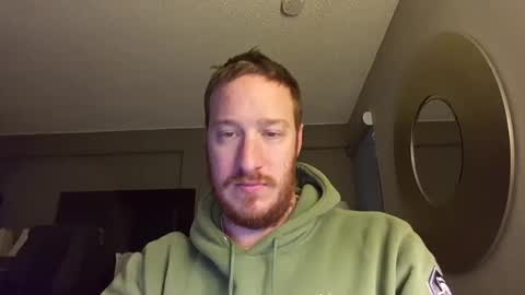 Snapshot of reddawg14 chatting on February 3, 1:41 am reddawg14 online show from February 3, 1:41 am