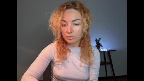 reddgirll online show from March 1, 6:43 pm