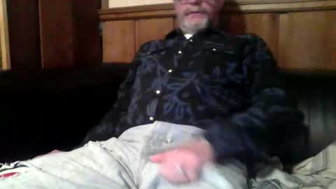 redfox60010 online show from March 2, 5:19 am