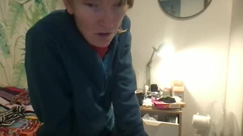 Snapshot of redfoxofficial chatting on November 19, 1:11 pm Redfox online show from November 19, 1:11 pm