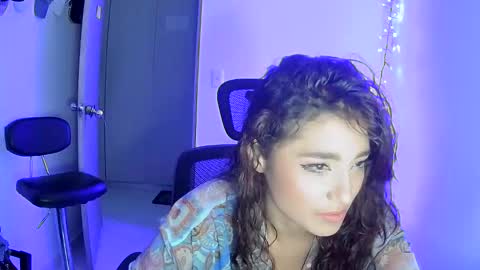 Snapshot of redgirlpum chatting on October 21, 12:33 am redgirlpum online show from October 21, 12:33 am