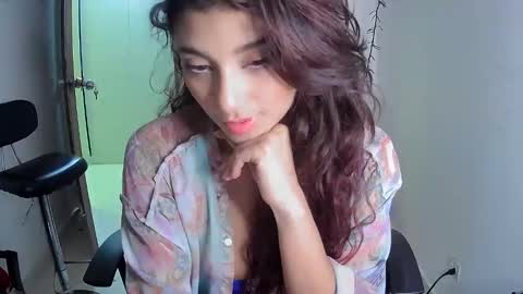 Snapshot of redgirlpum chatting on October 21, 10:54 pm redgirlpum online show from October 21, 10:54 pm