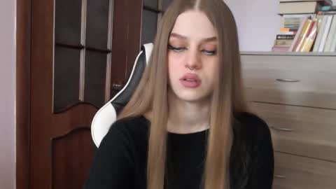 Lily online show from September 14, 2:33 am