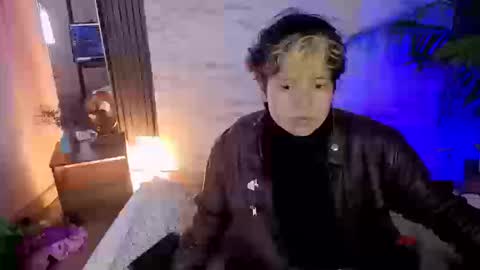 redhood_1_ online show from March 12, 4:18 am