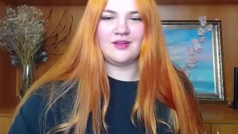 Snapshot of redhotqueen1 chatting on April 22, 12:07 pm Rina online show from April 22, 12:07 pm