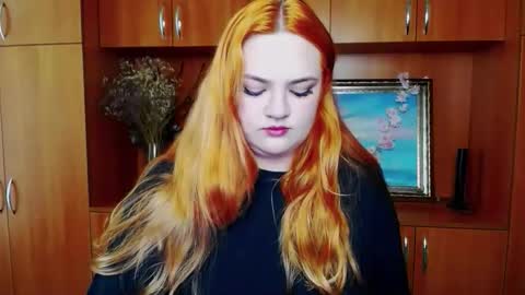 Snapshot of redhotqueen1 chatting on April 30, 12:33 pm Rina online show from April 30, 12:33 pm
