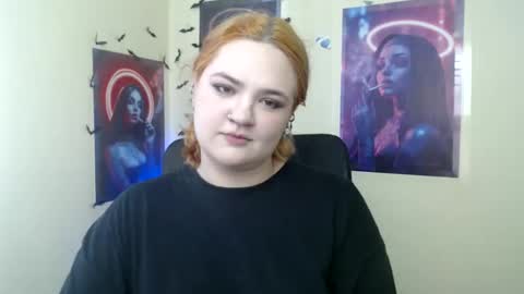 Snapshot of redhotqueen1 chatting on May 7, 12:21 pm Rina online show from May 7, 12:21 pm