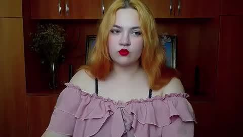 Snapshot of redhotqueen1 chatting on May 18, 12:11 pm Rina online show from May 18, 12:11 pm