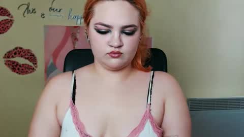 Snapshot of redhotqueen1 chatting on May 26, 12:12 pm Rina online show from May 26, 12:12 pm