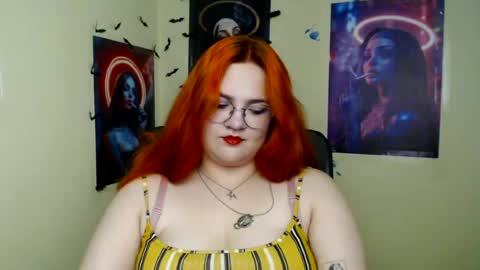 Snapshot of redhotqueen1 chatting on July 6, 6:21 pm Rina online show from July 6, 6:21 pm