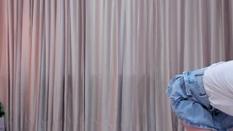 Snapshot of redmeloddy chatting on December 13, 10:34 pm Meloddy online show from December 13, 10:34 pm