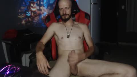 Snapshot of redragonwolf chatting on October 27, 12:15 am redra online show from October 27, 12:15 am