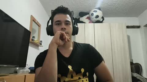 Snapshot of redsoul951869 chatting on October 5, 5:39 am RedsoulReaver online show from October 5, 5:39 am