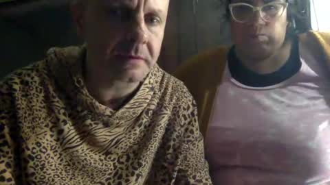 Snapshot of redwinelipss chatting on October 28, 4:27 am redwinelipss online show from October 28, 4:27 am