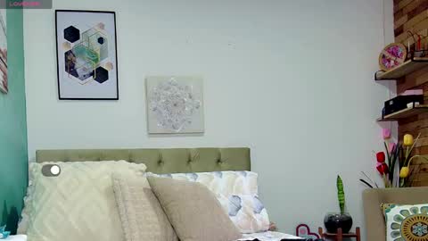 Yanella online show from April 14, 2:34 pm