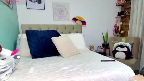 Snapshot of reese_yanella chatting on July 5, 1:18 pm Yanella online show from July 5, 1:18 pm