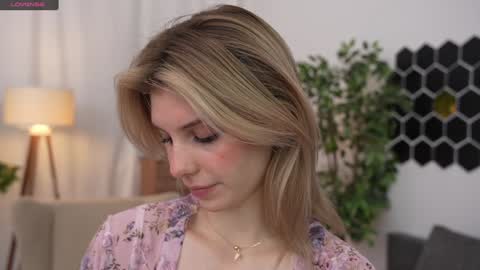 JessyinCherri yang online show from December 14, 7:18 am