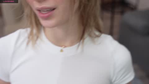 JessyinCherri yang online show from December 15, 10:50 am