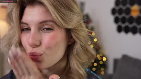 JessyinCherri yang online show from December 29, 7:17 am