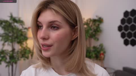 JessyinCherri yang online show from January 16, 7:17 am