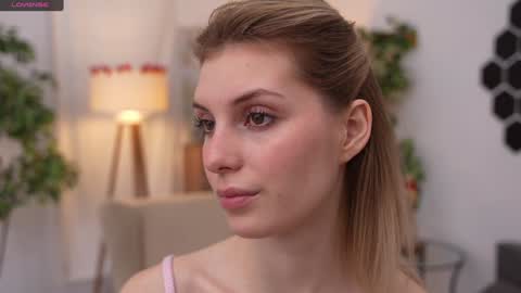 JessyinCherri yang online show from January 17, 7:08 am