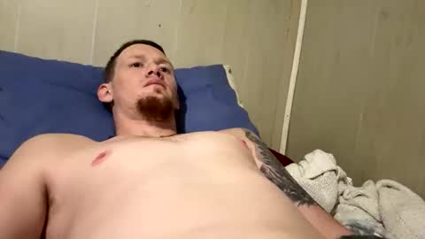 Snapshot of reggiemachete chatting on October 29, 3:42 am reggiemachete online show from October 29, 3:42 am