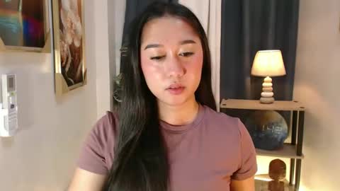 regine online show from February 25, 3:43 pm