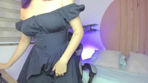 Snapshot of rei_cos chatting on September 30, 12:32 pm R E I online show from September 30, 12:32 pm