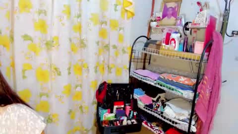 Snapshot of reigning_ivy chatting on December 15, 12:28 pm Red Ivy online show from December 15, 12:28 pm