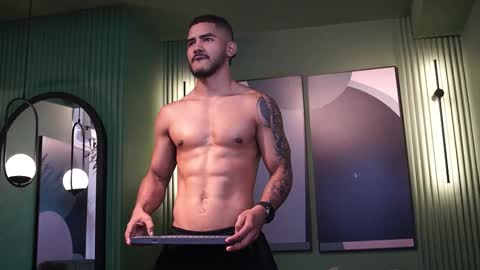 Reik online show from February 5, 12:21 pm