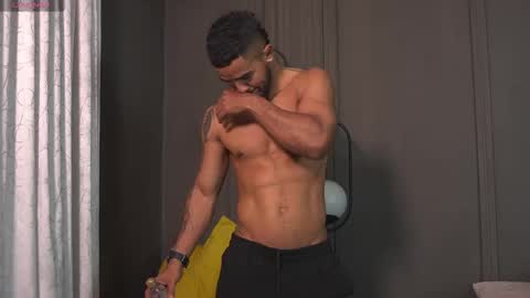 Reik online show from February 8, 1:20 am