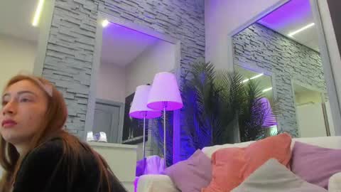 reina cummings online show from May 24, 6:18 am