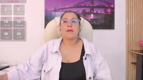 Reina Mia online show from April 17, 11:08 pm